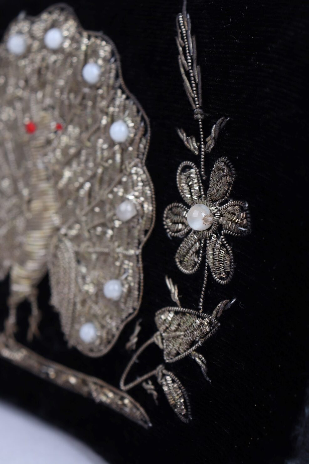 Vtg 1950s Peacock Zardozi Velvet clutch bag (5) Black Peacock Velvet Zardozi Clutch Bag - Image 6