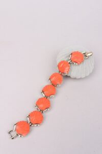 1950s Thermoset Coral Shells 'Coro' Bracelet - Image 7