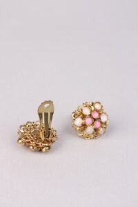 1960s Gold & Pink Filigree Earrings - Image 5