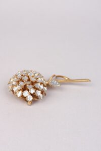 1960s Frosted Lucite Hydrangea Brooch - Afbeelding 5
